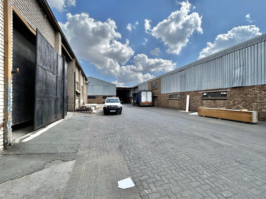 Commercial Property for Sale in Clayville Gauteng