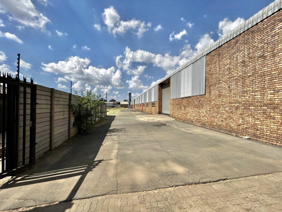 Commercial Property for Sale in Clayville Gauteng