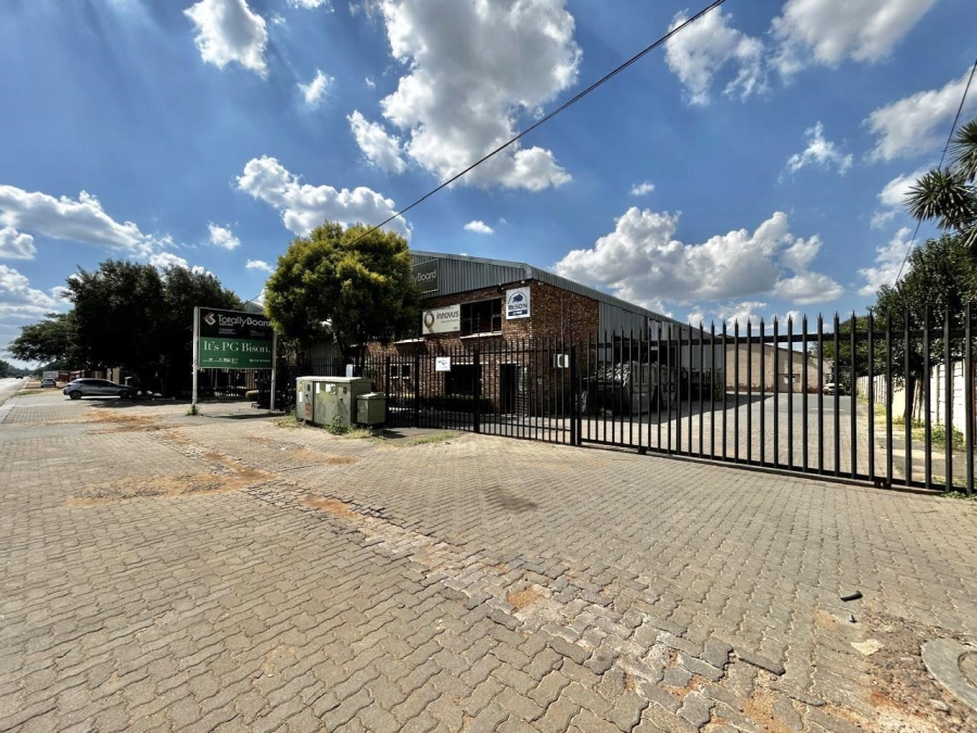 Commercial Property for Sale in Clayville Gauteng