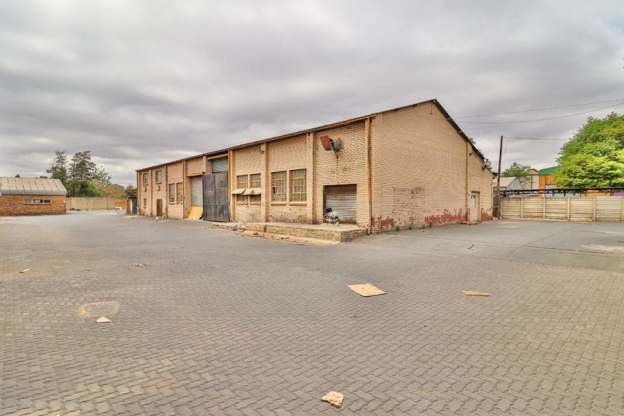 Commercial Property for Sale in Clayville Gauteng