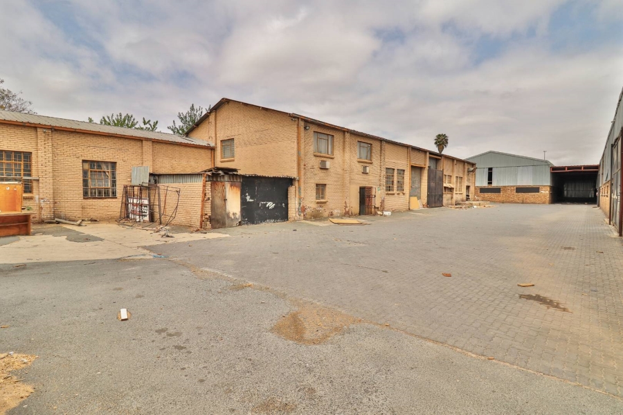 Commercial Property for Sale in Clayville Gauteng