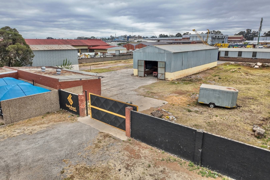 Commercial Property for Sale in Clayville Gauteng