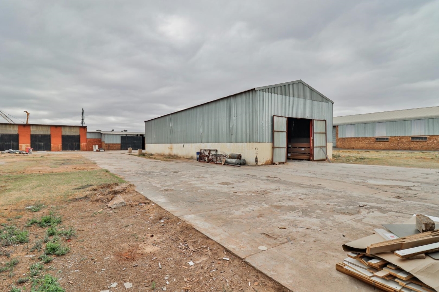 Commercial Property for Sale in Clayville Gauteng