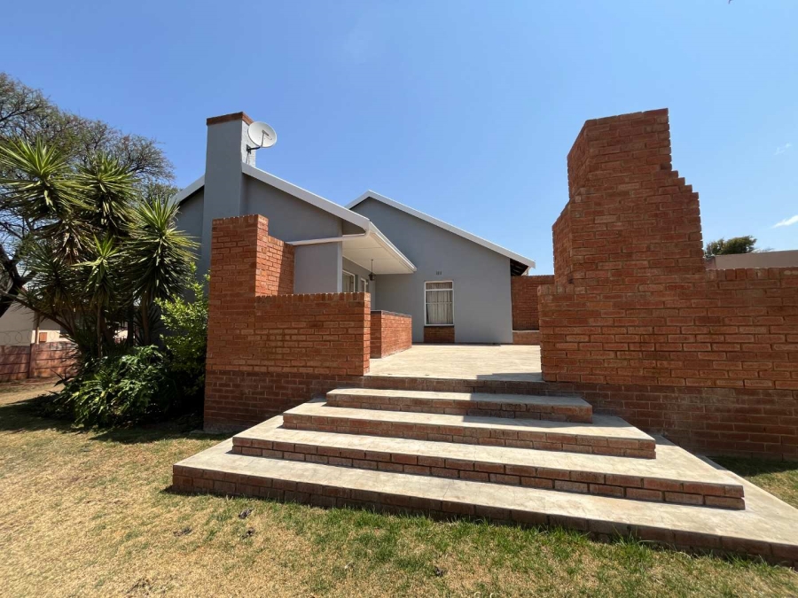 3 Bedroom Property for Sale in Witpoortjie Gauteng