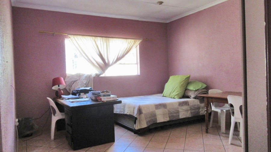 5 Bedroom Property for Sale in Glenanda Gauteng