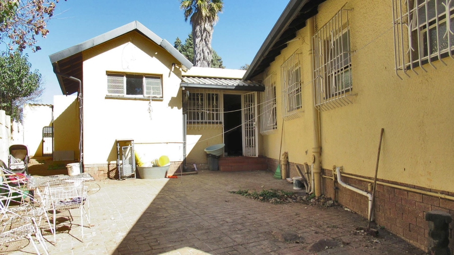 5 Bedroom Property for Sale in Glenanda Gauteng