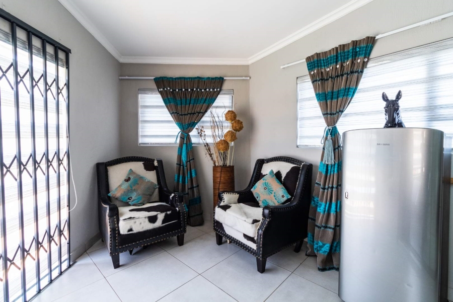 5 Bedroom Property for Sale in Lakefield Gauteng