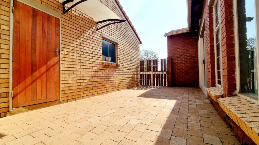 3 Bedroom Property for Sale in Equestria Gauteng