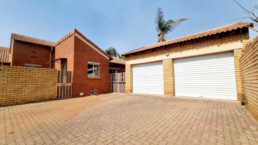 3 Bedroom Property for Sale in Equestria Gauteng