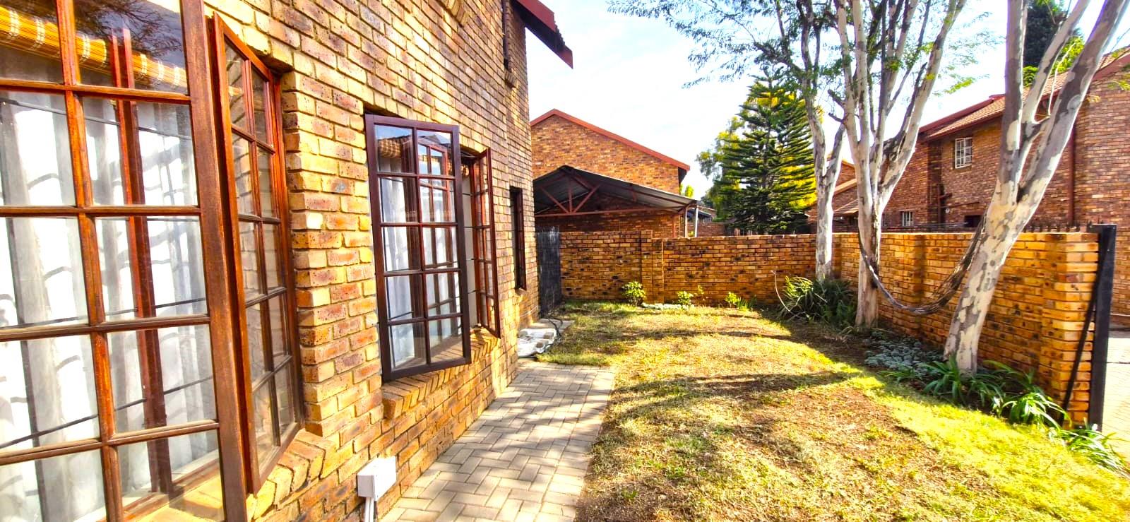 4 Bedroom Property for Sale in Die Wilgers Gauteng