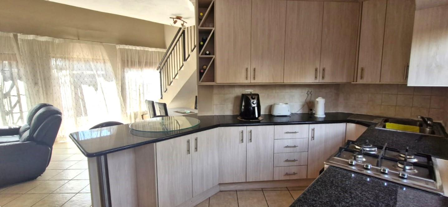 4 Bedroom Property for Sale in Die Wilgers Gauteng