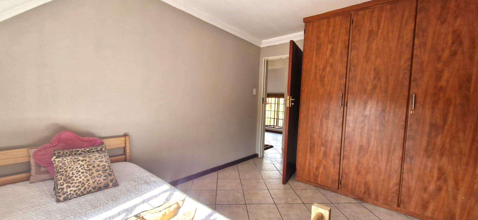 4 Bedroom Property for Sale in Die Wilgers Gauteng