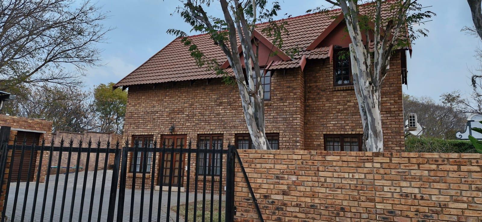 4 Bedroom Property for Sale in Die Wilgers Gauteng