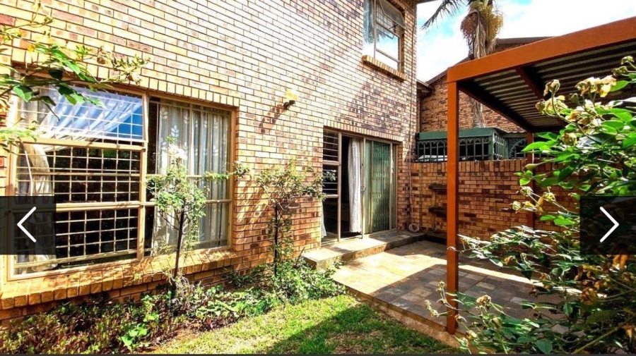 2 Bedroom Property for Sale in Weavind Park Gauteng