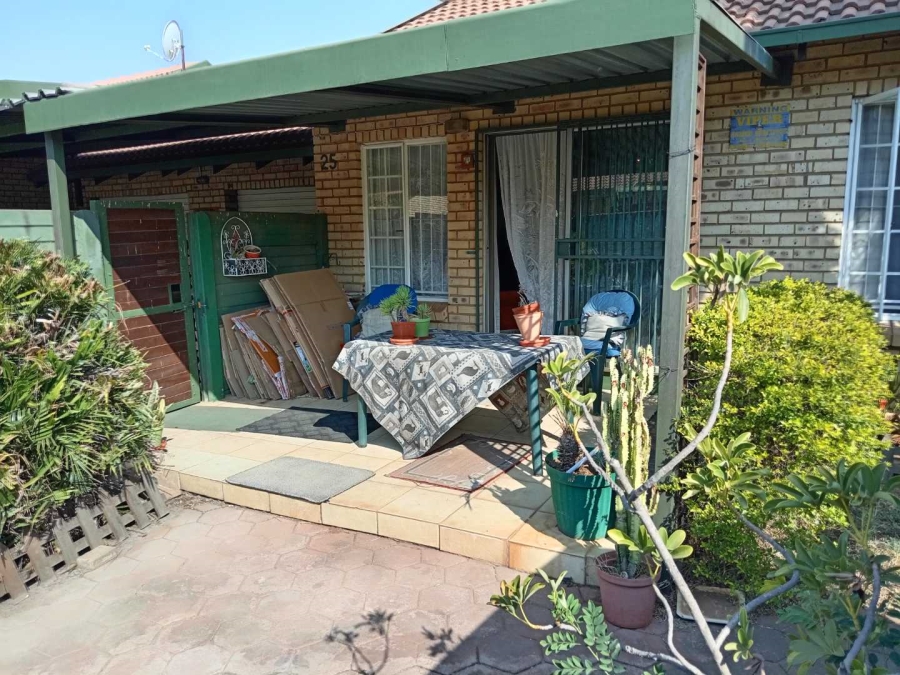 2 Bedroom Property for Sale in Die Wilgers Gauteng