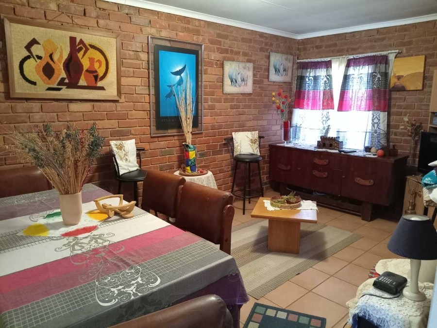 2 Bedroom Property for Sale in Die Wilgers Gauteng