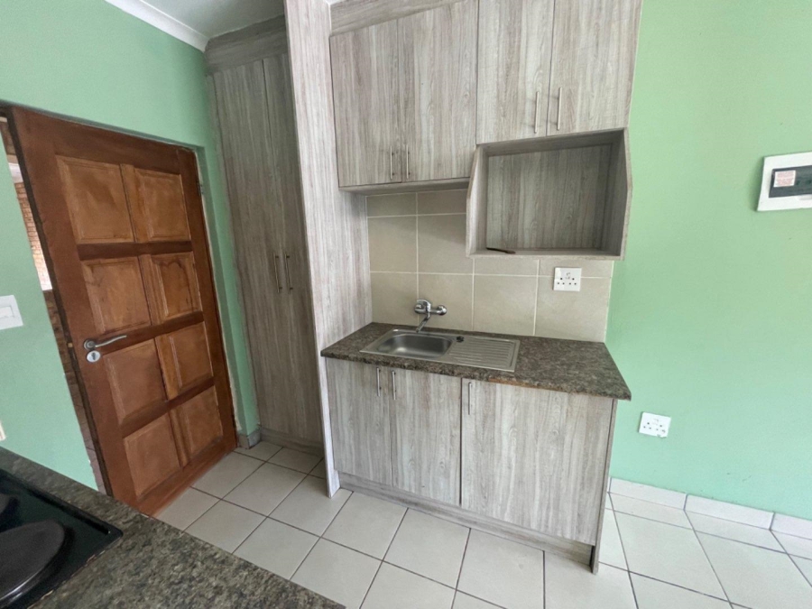 To Let 2 Bedroom Property for Rent in Brentwood Gauteng