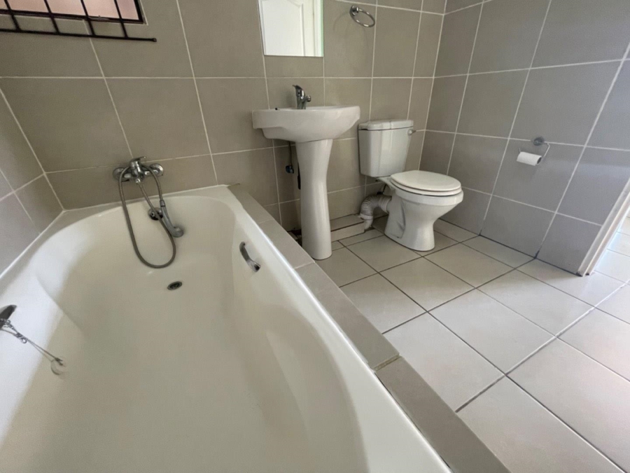 To Let 2 Bedroom Property for Rent in Brentwood Gauteng