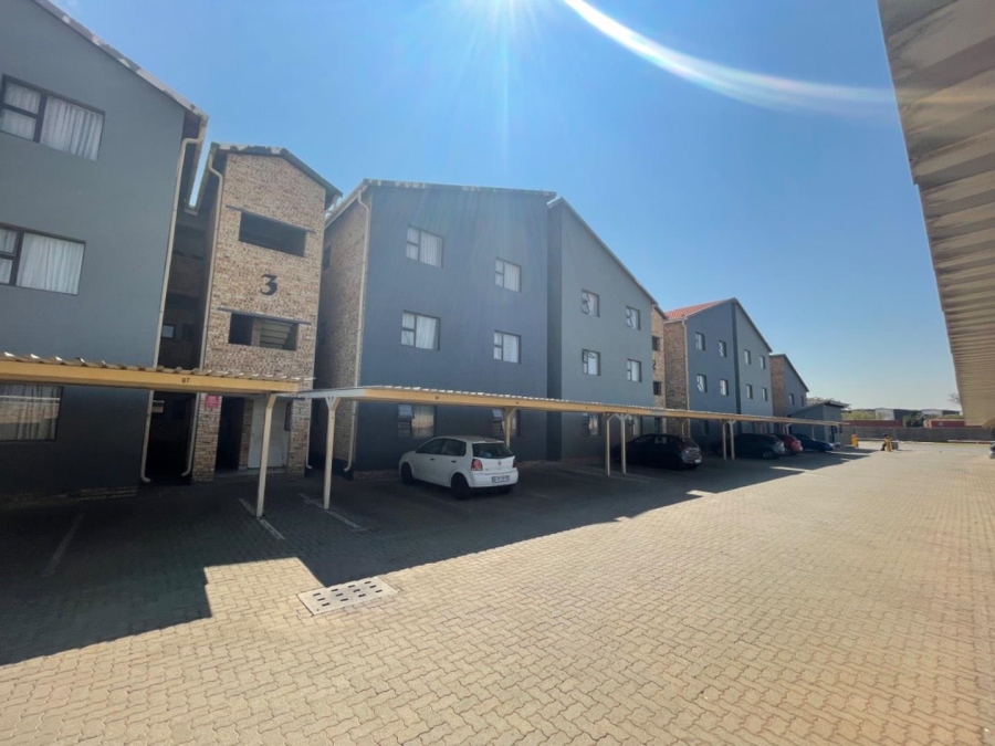 To Let 2 Bedroom Property for Rent in Brentwood Gauteng