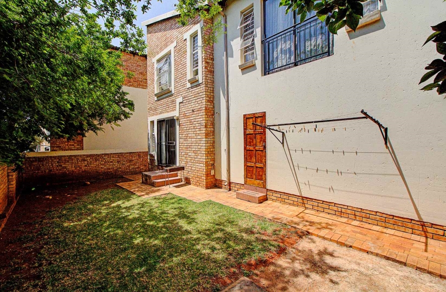 3 Bedroom Property for Sale in Wilgeheuwel Gauteng