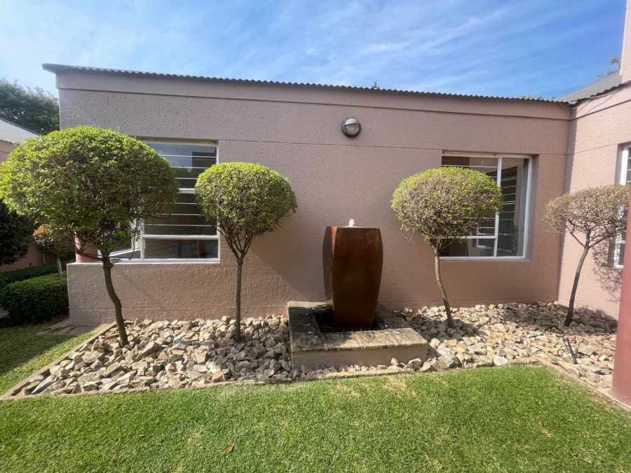 To Let 3 Bedroom Property for Rent in Magaliessig Gauteng