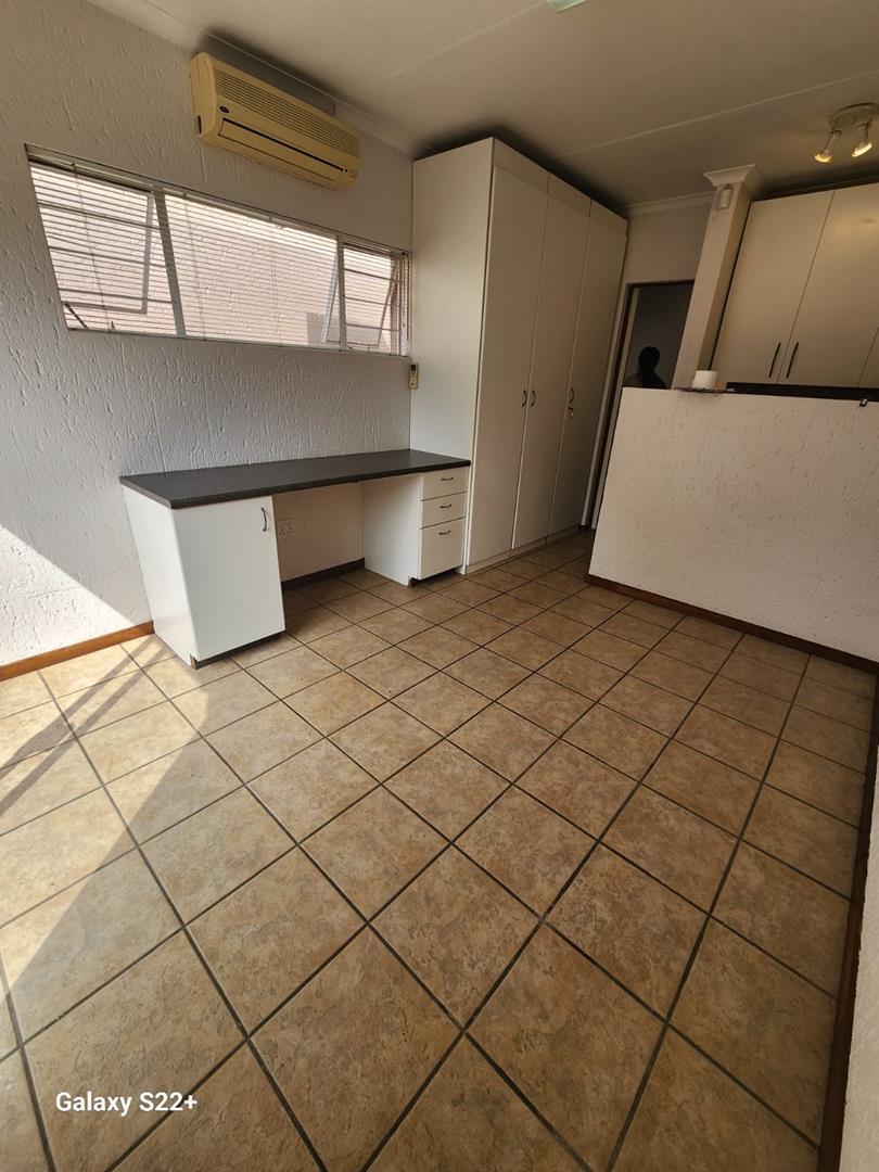 To Let 3 Bedroom Property for Rent in Magaliessig Gauteng