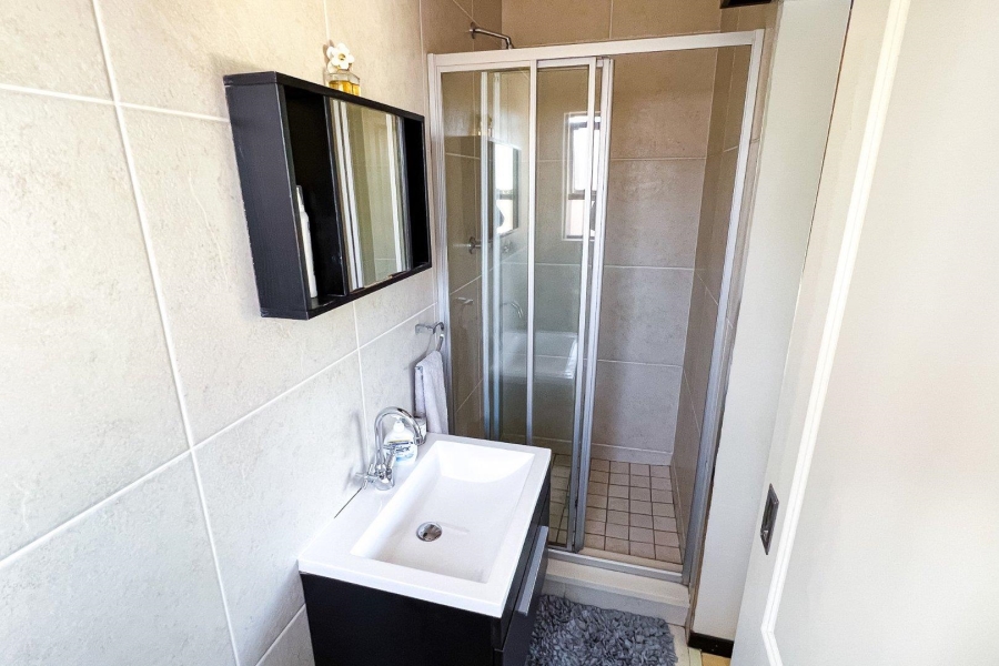 2 Bedroom Property for Sale in Glenvista Gauteng