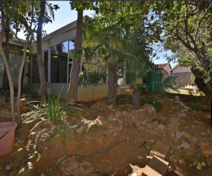 4 Bedroom Property for Sale in Bassonia Gauteng