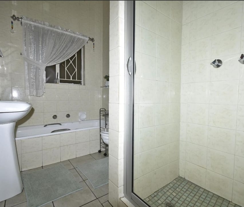 4 Bedroom Property for Sale in Bassonia Gauteng