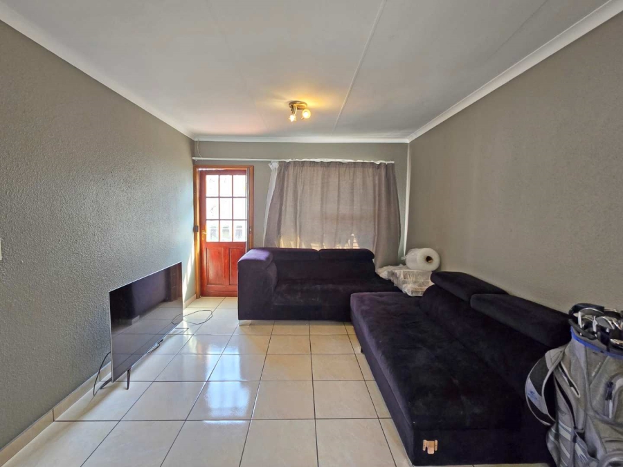 To Let 3 Bedroom Property for Rent in Verwoerdpark Gauteng