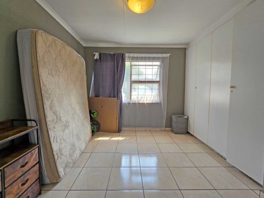 To Let 3 Bedroom Property for Rent in Verwoerdpark Gauteng