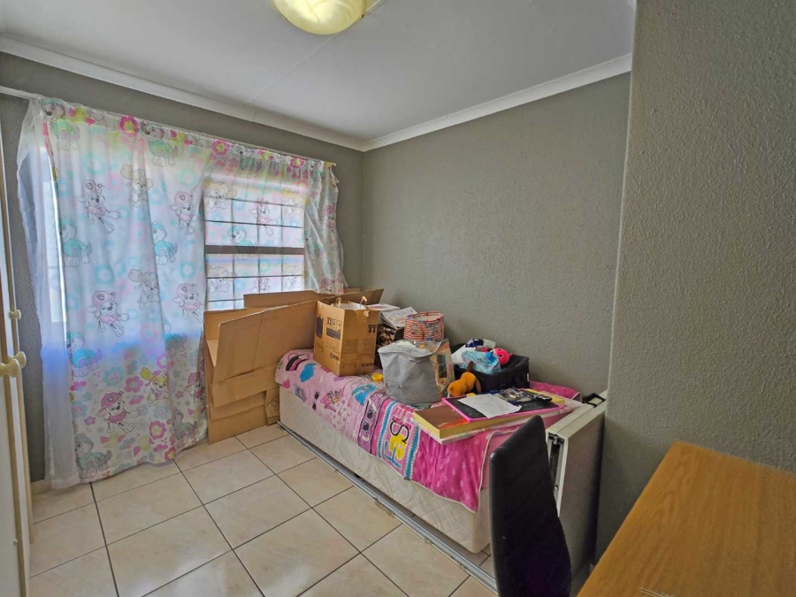 To Let 3 Bedroom Property for Rent in Verwoerdpark Gauteng