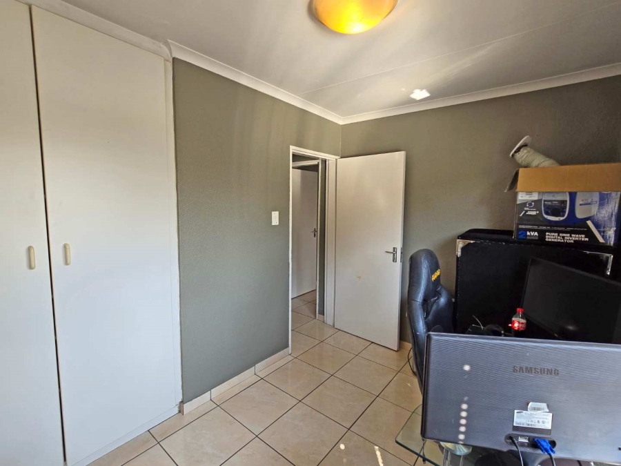 To Let 3 Bedroom Property for Rent in Verwoerdpark Gauteng