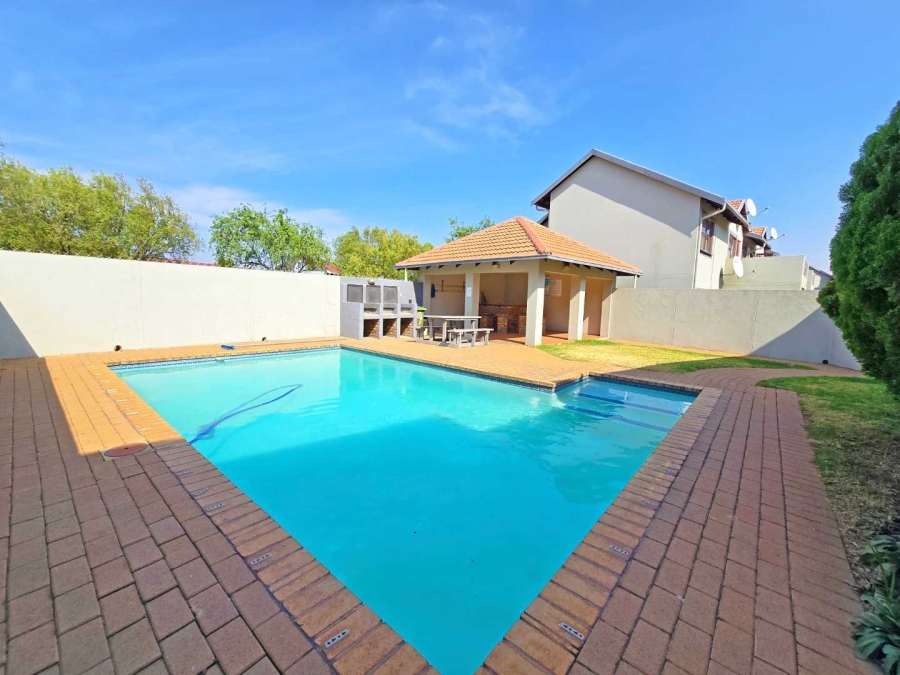 To Let 3 Bedroom Property for Rent in Verwoerdpark Gauteng