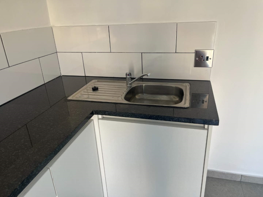 To Let 1 Bedroom Property for Rent in Ferndale Gauteng