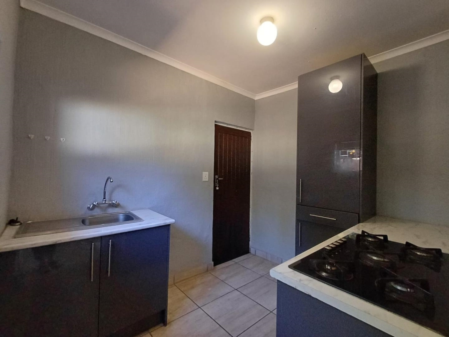 To Let 1 Bedroom Property for Rent in Kelland Gauteng