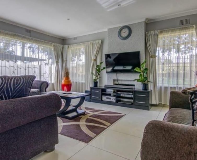 3 Bedroom Property for Sale in Rhodesfield Gauteng