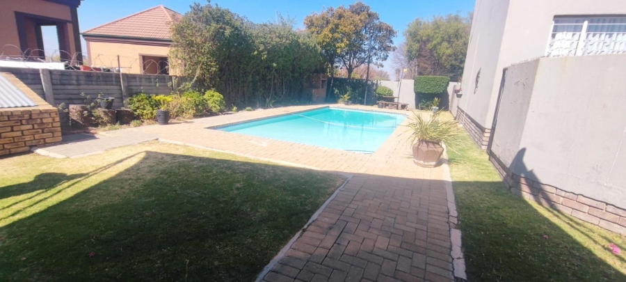 To Let 2 Bedroom Property for Rent in Northgate Gauteng