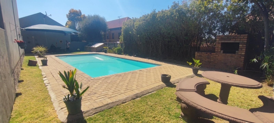 To Let 2 Bedroom Property for Rent in Northgate Gauteng