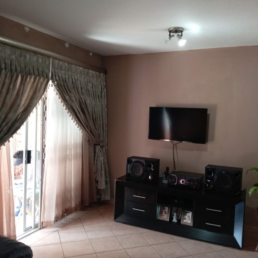 2 Bedroom Property for Sale in Theresa Park Gauteng