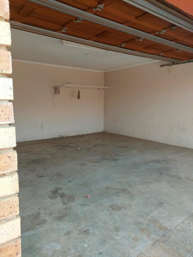 2 Bedroom Property for Sale in Kosmosdal Gauteng