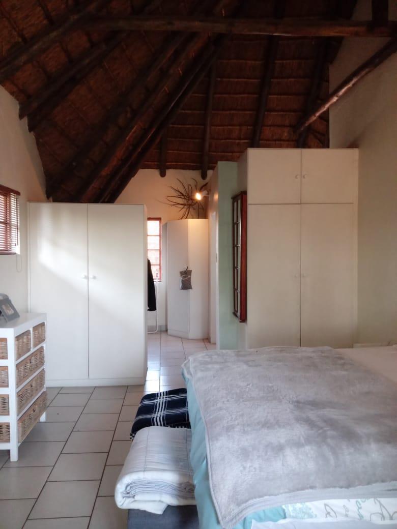 5 Bedroom Property for Sale in Mnandi Gauteng