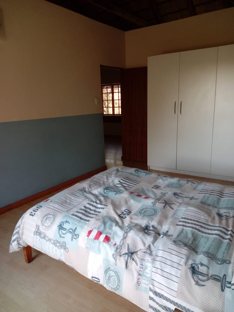 5 Bedroom Property for Sale in Mnandi Gauteng