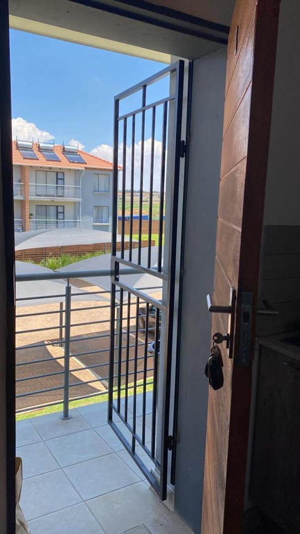 2 Bedroom Property for Sale in Noordwyk Gauteng