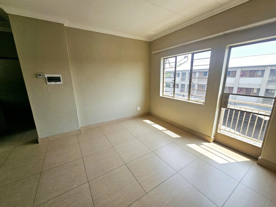 To Let 2 Bedroom Property for Rent in Moregloed Gauteng