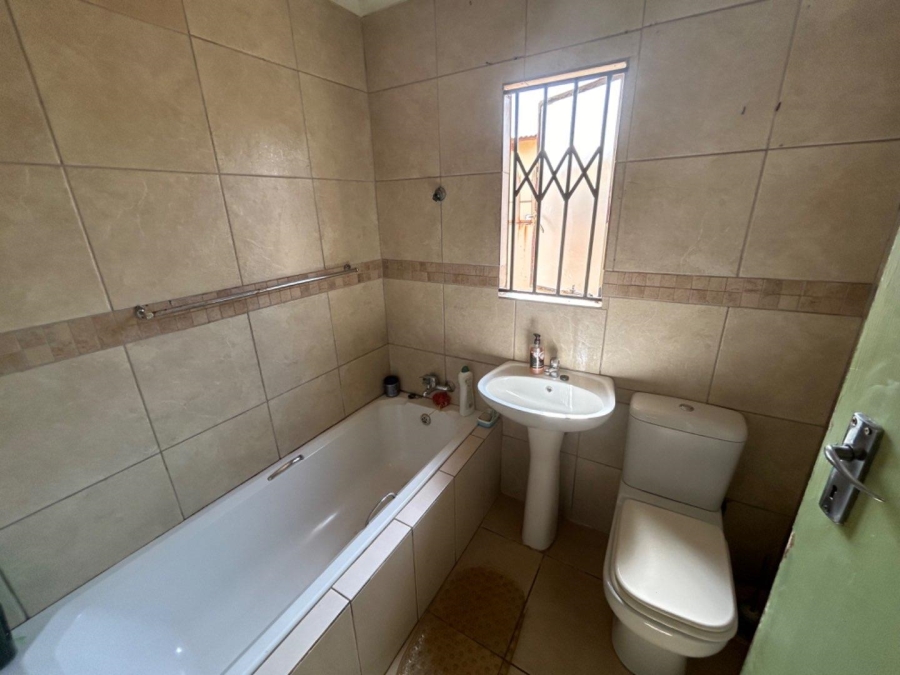 2 Bedroom Property for Sale in Dawn Park Gauteng