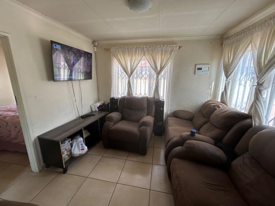 2 Bedroom Property for Sale in Dawn Park Gauteng