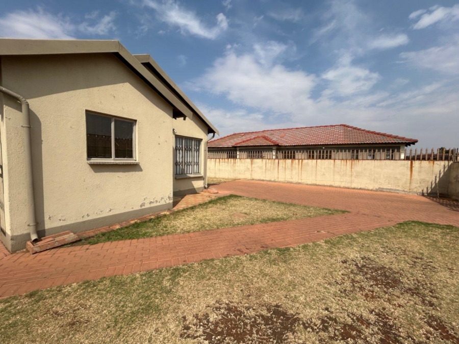 2 Bedroom Property for Sale in Dawn Park Gauteng