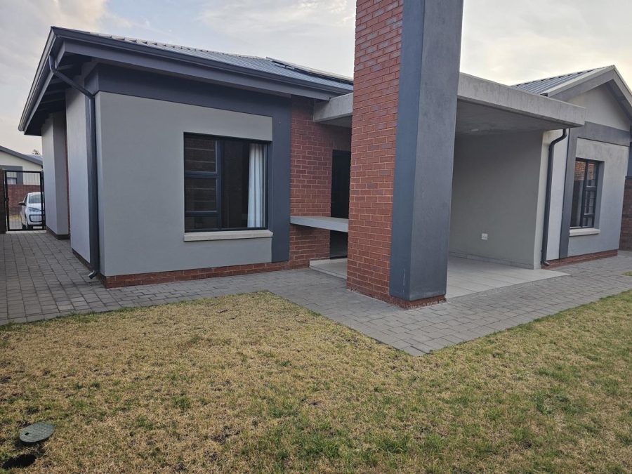 3 Bedroom Property for Sale in Vorna Valley Gauteng