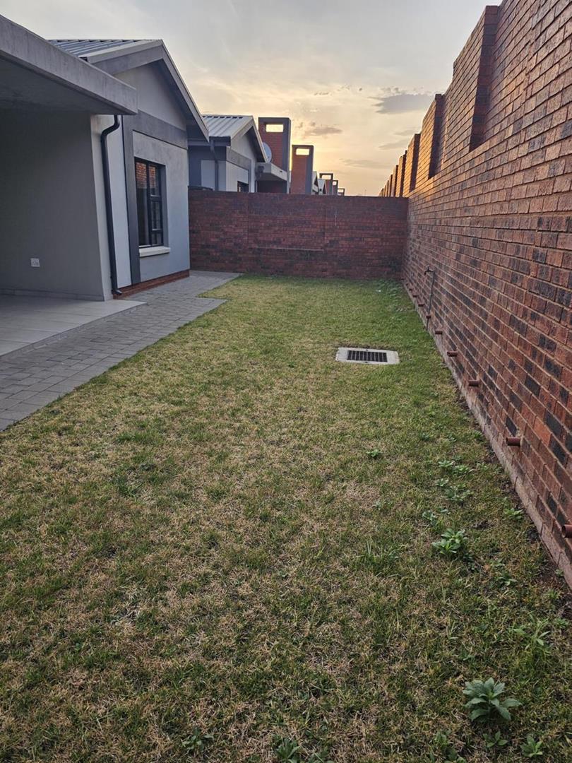 3 Bedroom Property for Sale in Vorna Valley Gauteng